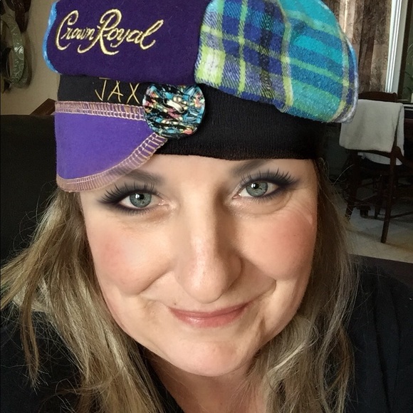 Meet your Posher, Rae - Picture 2 of 2